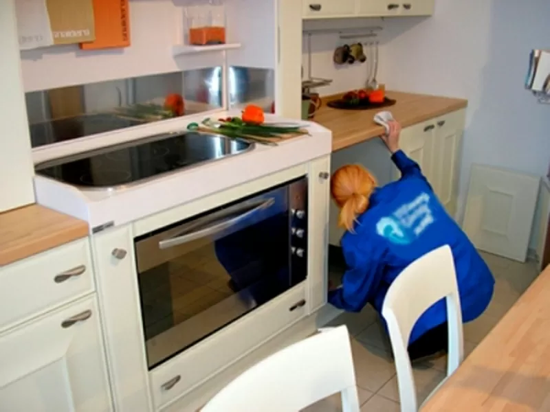 Уборка квартир. Мойка окон в квартире. Химчистка ковров и мебели.