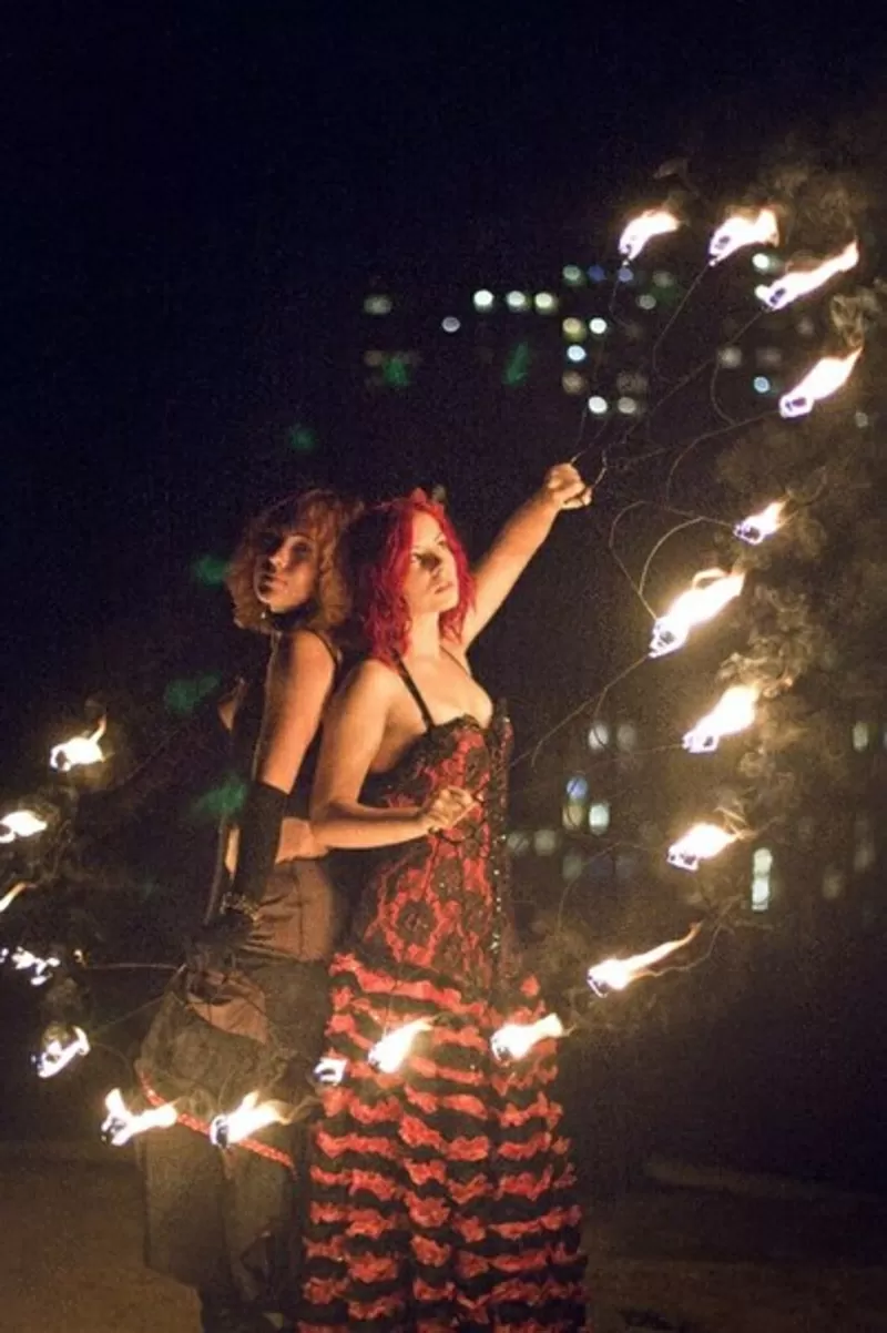 Огненное, светодиодное и пиротехническое шоу от команды