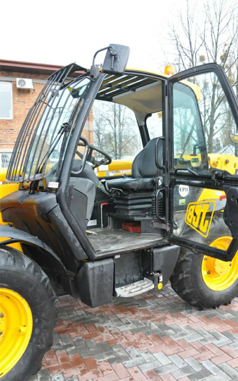 Телескопический погрузчик JCB 535-125 (2005 год) 3