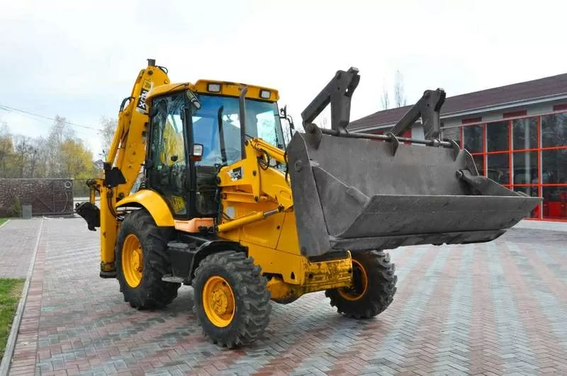 Экскаватор-погрузчик JCB 3CX (2006 год) 2