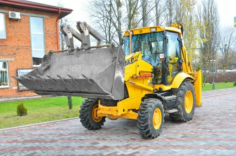 Экскаватор-погрузчик JCB 3CX (2007 год) 2