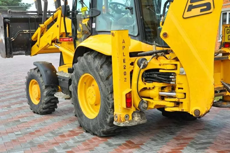 Экскаватор-погрузчик JCB 3CX (2007 год) 4