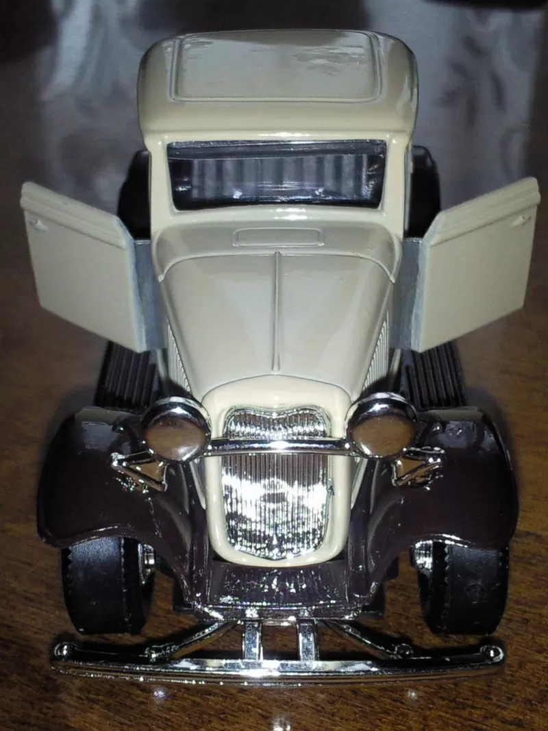Коллекционная металлическая модель ретро-автомобиля серии «Old Timer» 2