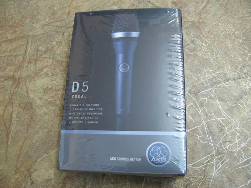 Продам микрофон AKG D5