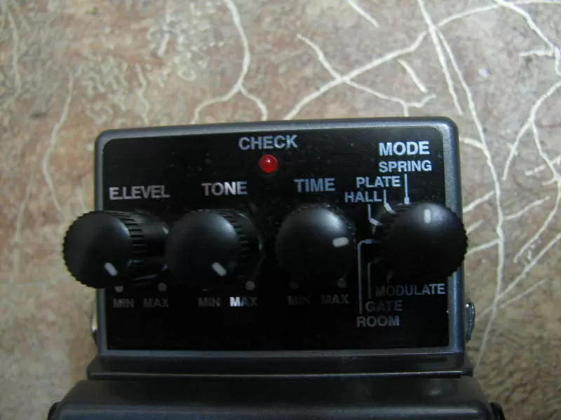 Продам педаль BOSS RV-5 Digital Reverb 3