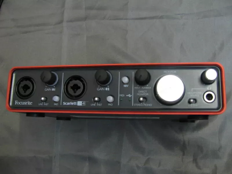 Продам звуковую карту Focusrite SCARLETT 4i2 3