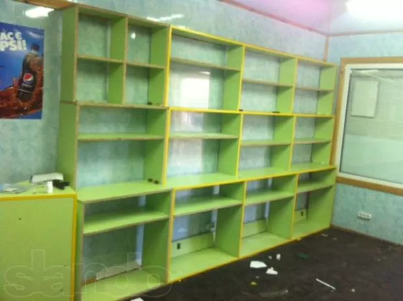 Торговый стеллаж из ДВП 2