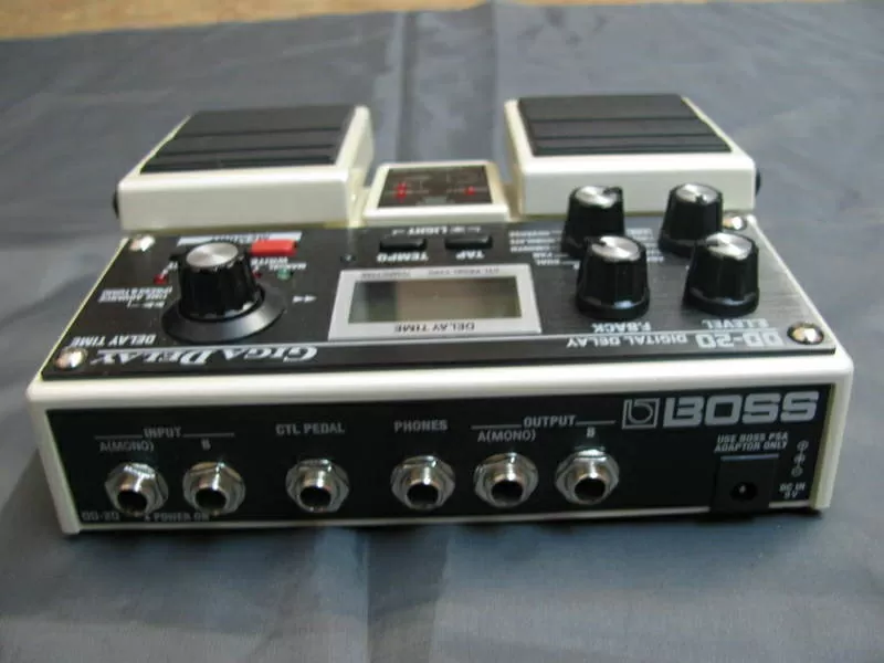 Продам педаль Boss DD-20 Giga Delay 3