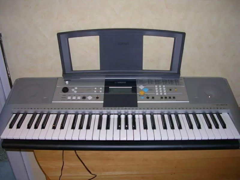 Синтезатор Yamaha PSR-E323