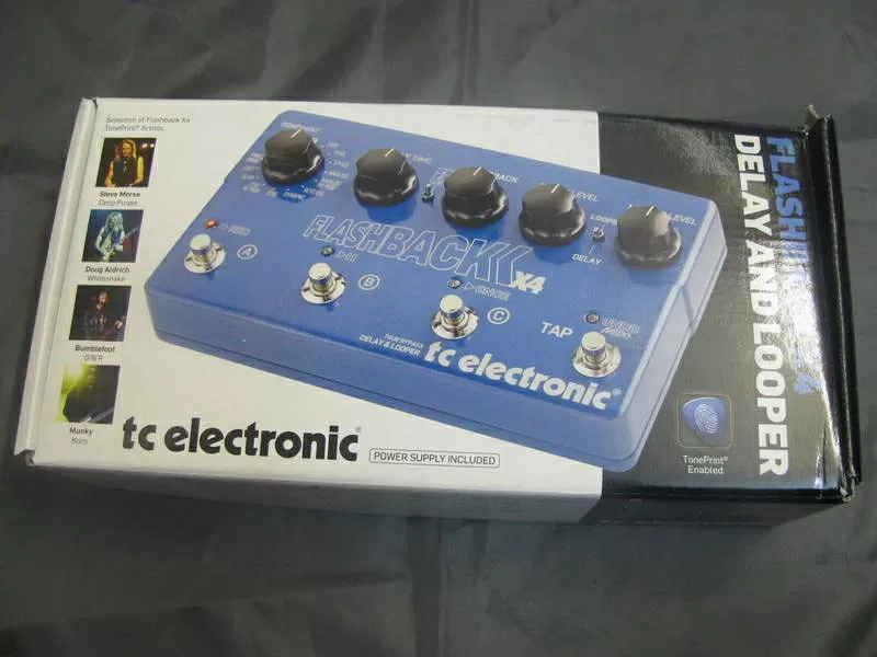 Продам педаль T.c.electronic Flashback X4 Delay and Looper