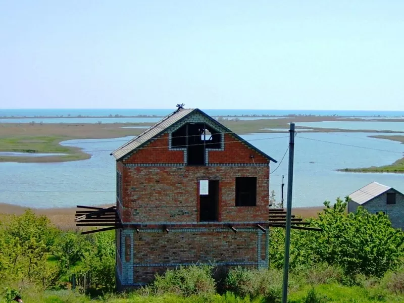 Продам дачу в 4-х уровнях возле моря в Бердянске(незавершенное строительство)