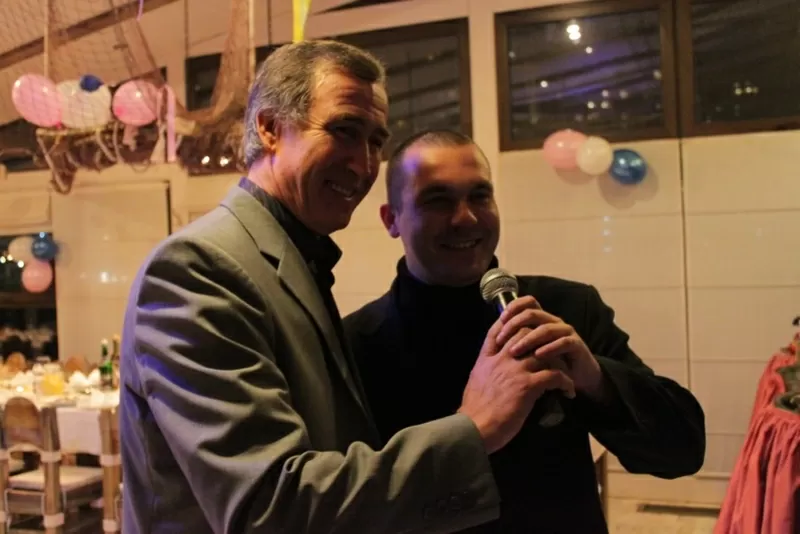 Проведение торжественных мероприятий. Музыка, ведущие, вокалист.