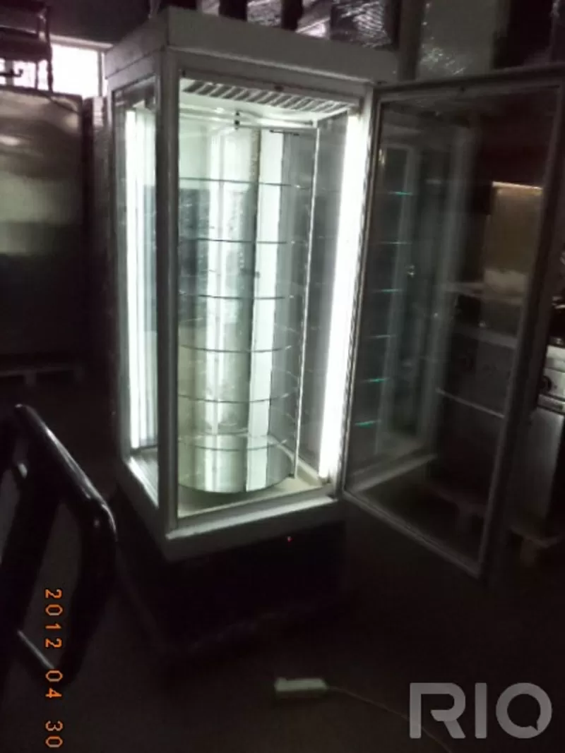 Холодильники и холодильные витрины бу