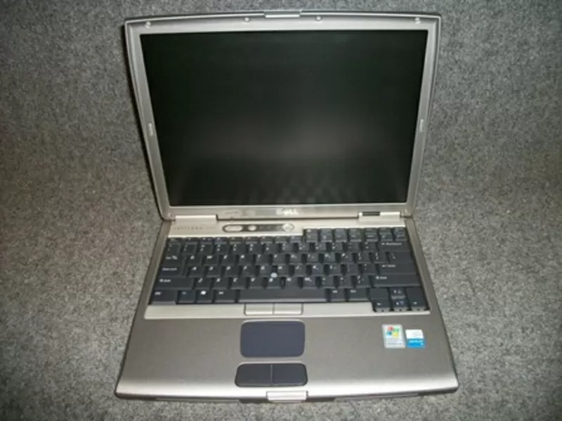 Подаю ноутбук Dell Latitude D600.