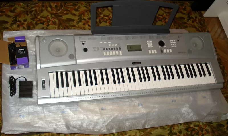 Продаю срочно новый Синтезатор Yamaha DGX-220