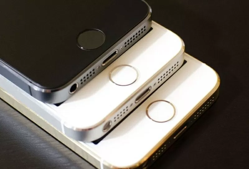 iPhone 5s 16,  32,  64 GB Цвета: Gold,  Silver,  Space Gray.Цена от 7600 5