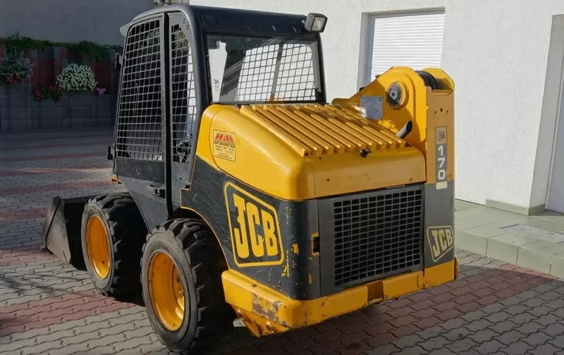 Мини-погрузчик JCB Robot 170 2