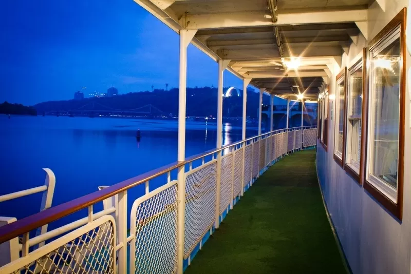 Отель-теплоход на берегу Днепра «Богдан Хмельницкий» 7