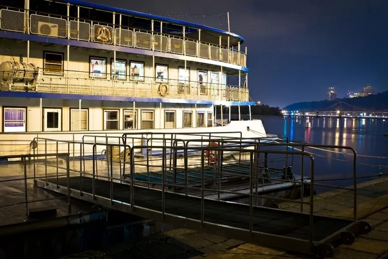 Отель-теплоход на берегу Днепра «Богдан Хмельницкий» 8