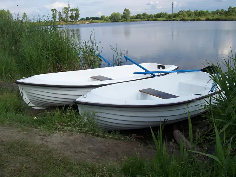 Стеклопластиковая Лодка  L - 330. 3