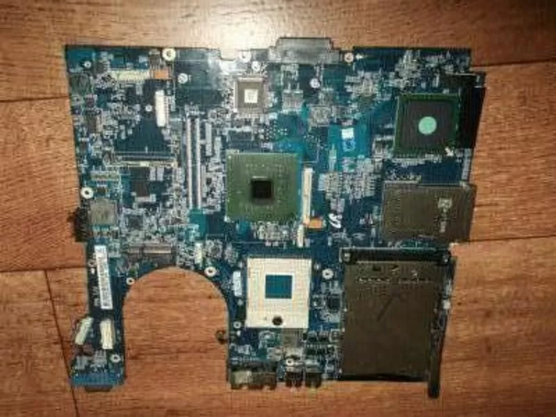 Продам материнку Toshiba PS183C