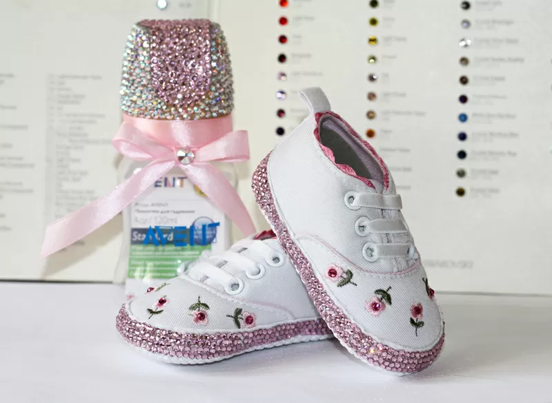 Инкрустация стразами swarovski пустышек и бутылочек в Украине 2