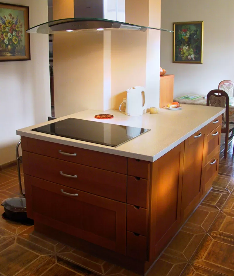 Кухня под заказ с ДСП и МДФ по доступным ценам