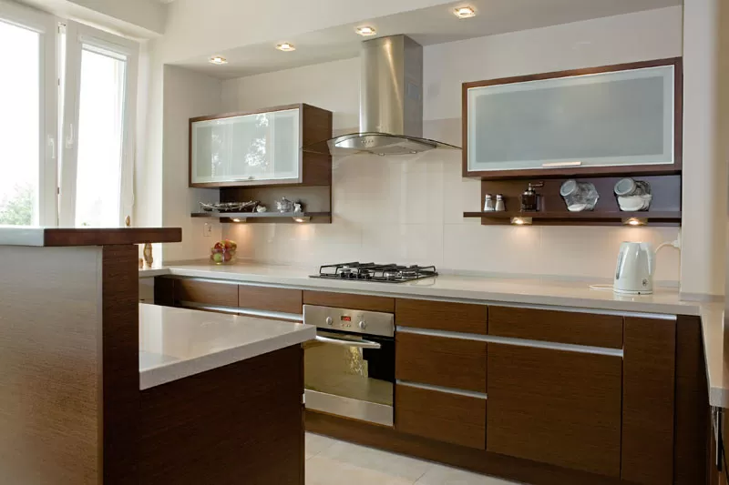 Кухни с натуральными фасадами под заказ