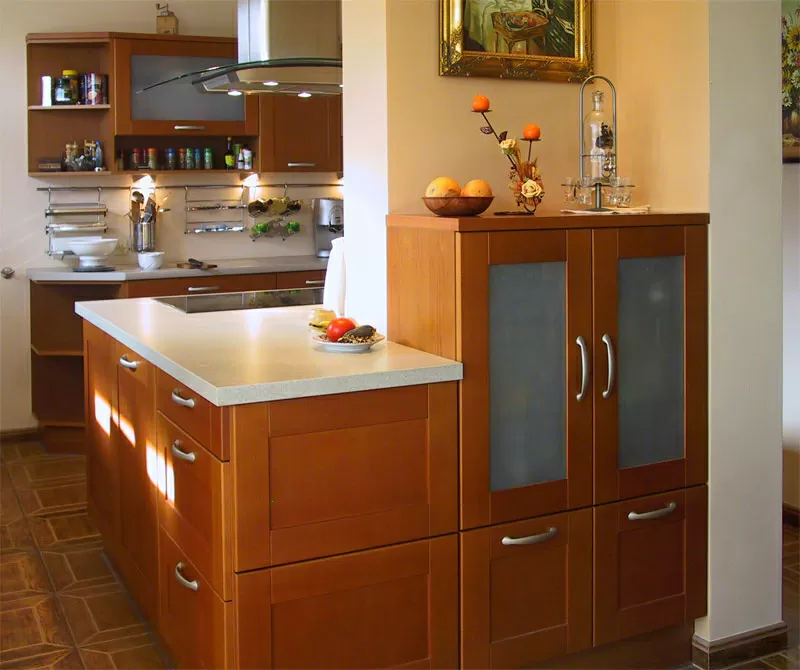 Кухни с натуральными фасадами под заказ 6