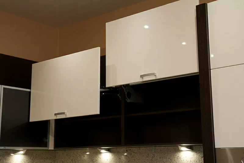 Кухни с натуральными фасадами под заказ 8