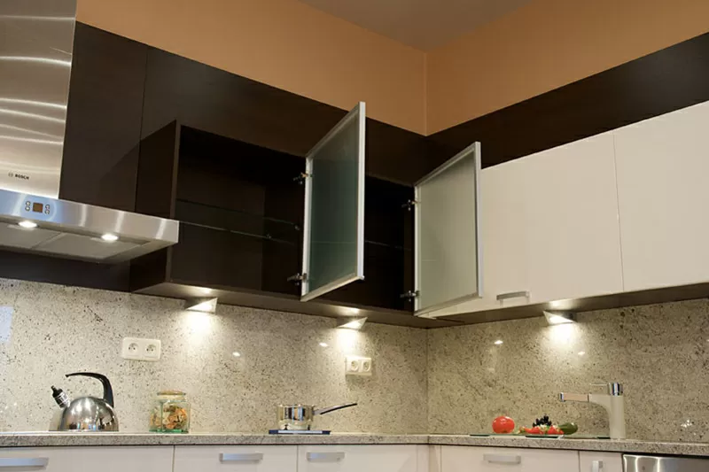 Кухни с натуральными фасадами под заказ 9