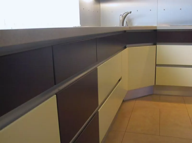 Кухни с натуральными фасадами под заказ 12