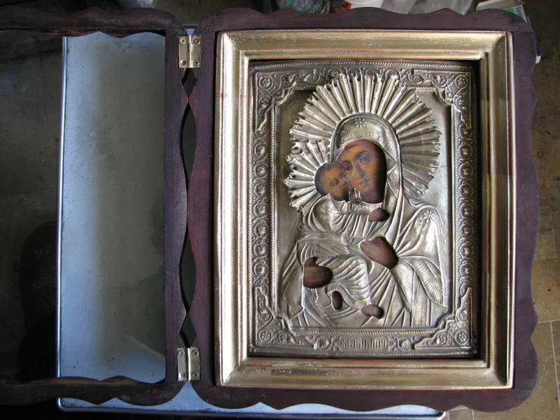 Предлагаю старинную икону Владимирской Богородицы в посеребренном окла 2