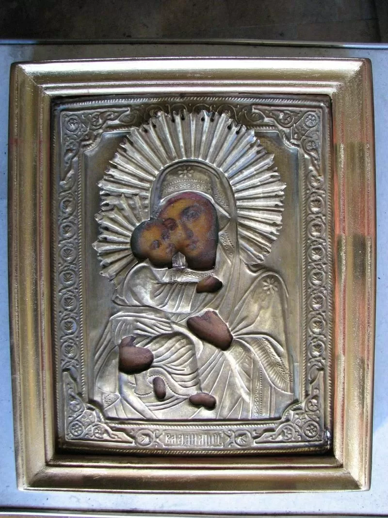 Предлагаю старинную икону Владимирской Богородицы в посеребренном окла 3
