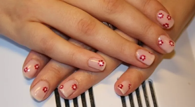 Маникюр по низкой цене Киев Выдубичи