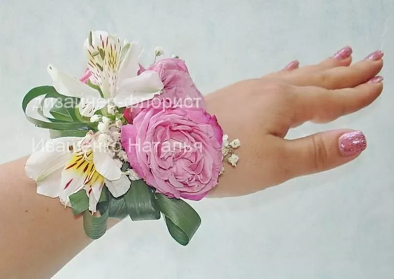 Браслет из живых цветов 3