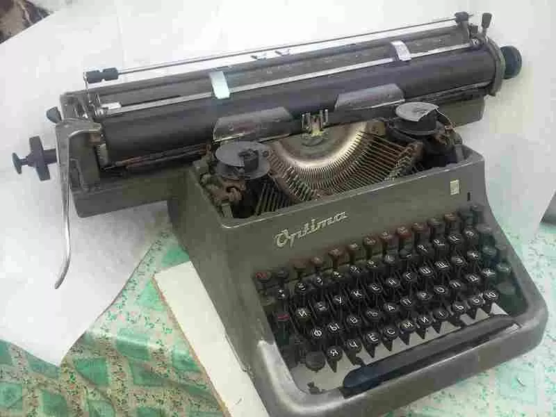 Механическая печатная машинка OPTIMA M10 Mechanik 1950 4