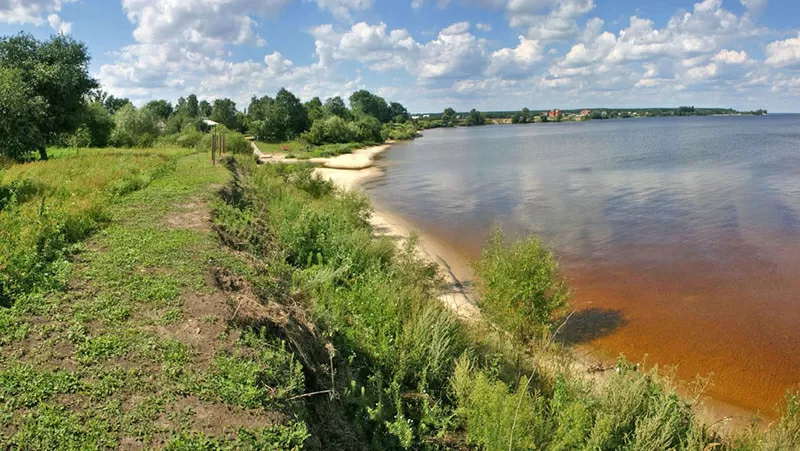 Участок на берегу Киевского моря (по линии воды)