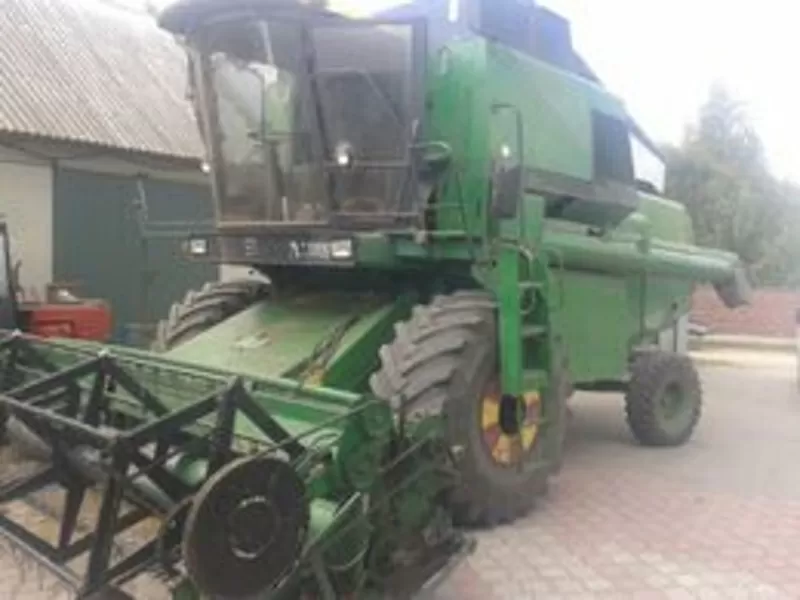 Комбайн JOHN DEERE