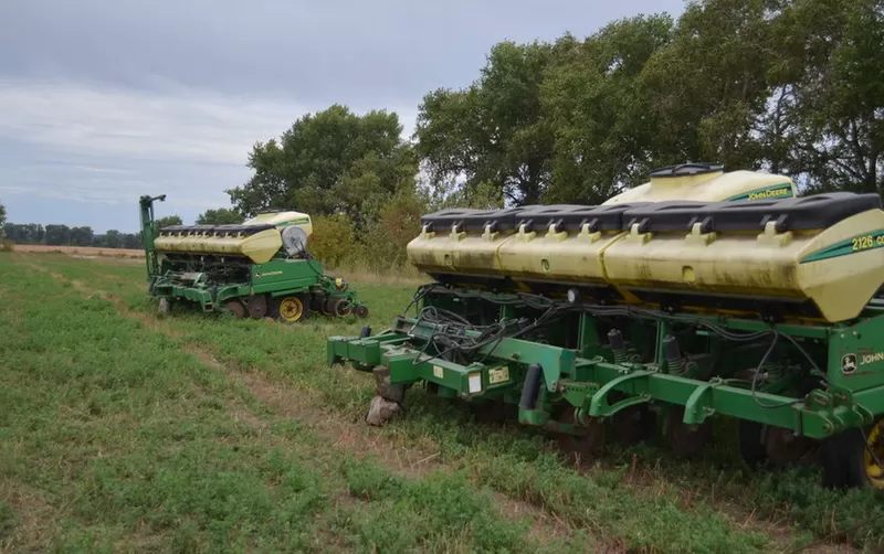 Сівалка точного висіву пневматична JOHN DEERE 2126