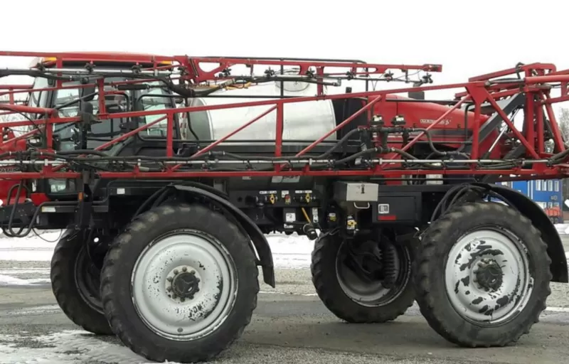 Обприскувач самохідний CASE IH 3330 2