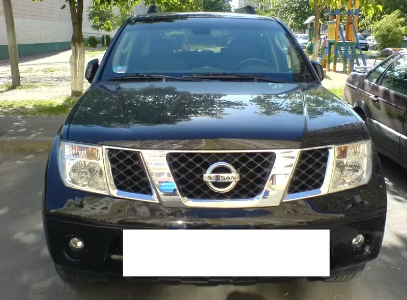 Продам автомобиль Nissan Pathfinder 2.5D чёрный,  в максимальной компле