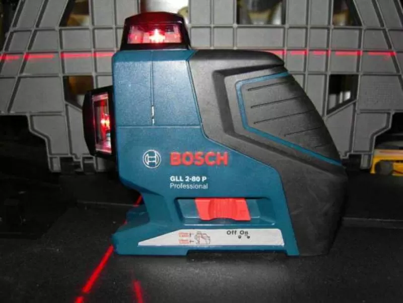 Нивелир BOSCH .