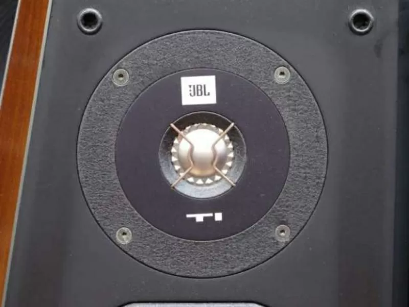 Топовая акустическая система JBL TI 1000 4