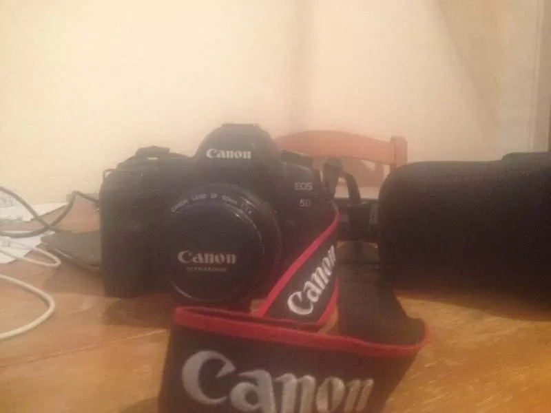 продам видео камеру  Canon 5D Mark II с комплектующими 2