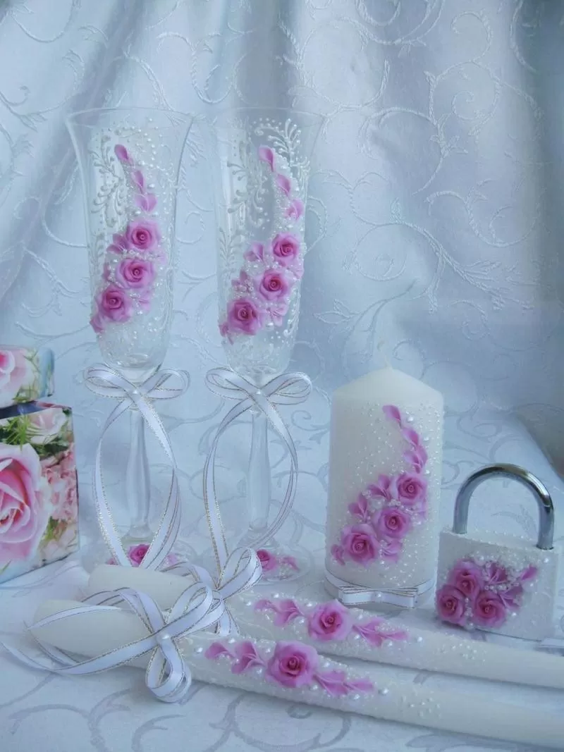 Свадебные наборы: бокалы,  шампанское,  свечи,  подушки 4