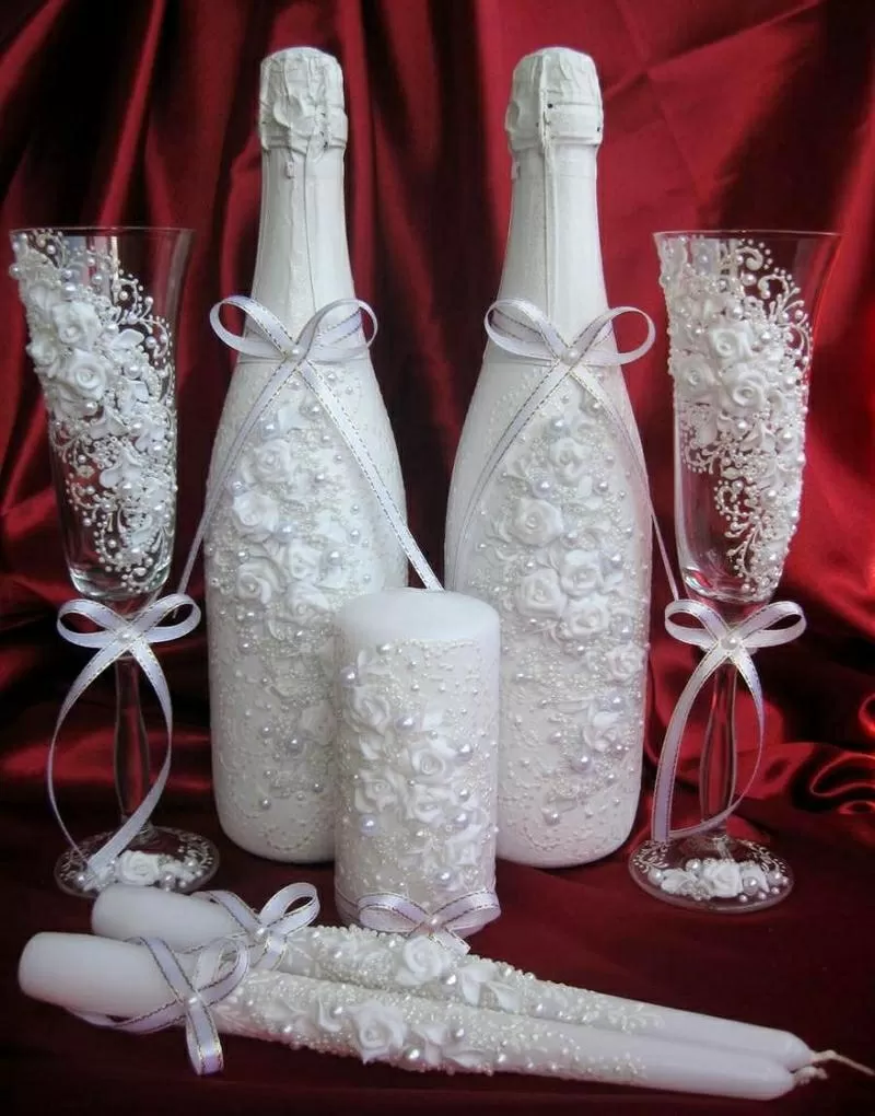 Свадебные наборы: бокалы,  шампанское,  свечи,  подушки 9