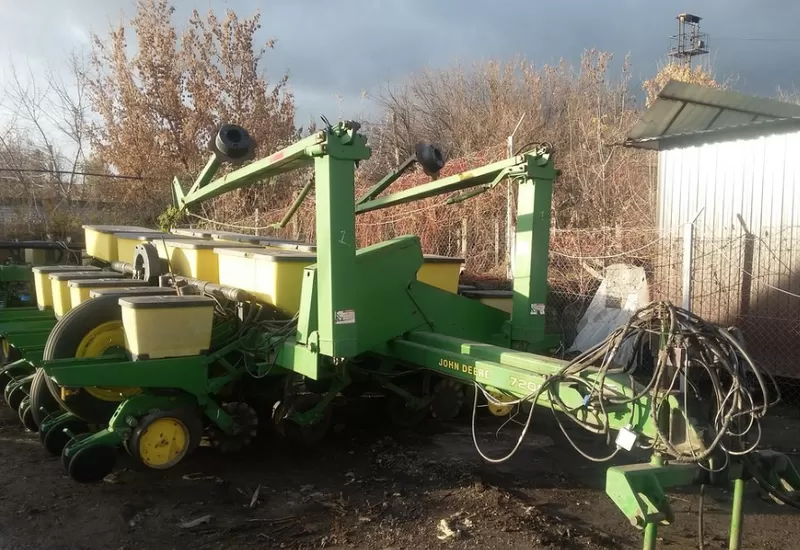 Сівалка точного висіву пневматична JOHN DEERE 7200