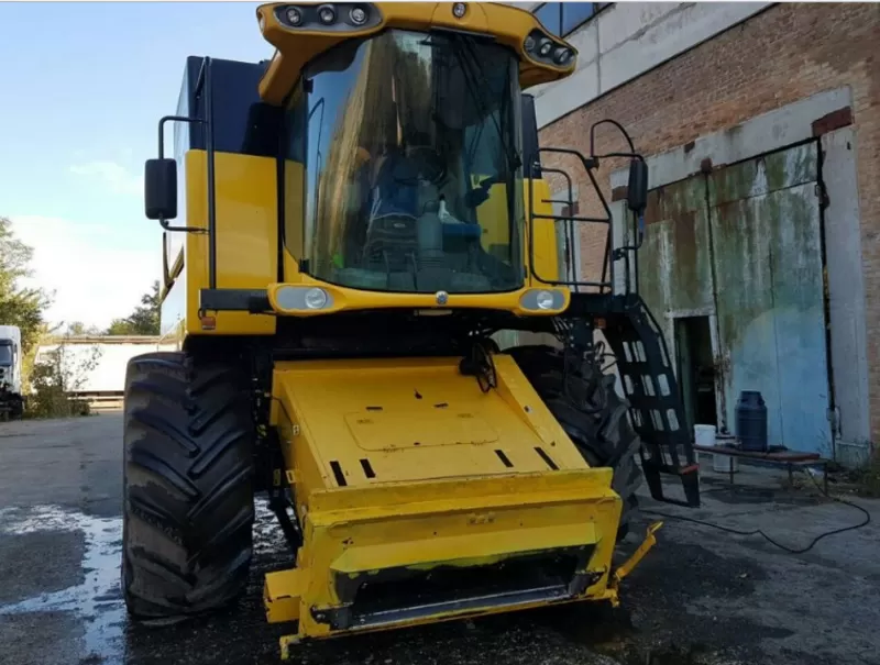 Комбайн NEW HOLLAND 7080 2