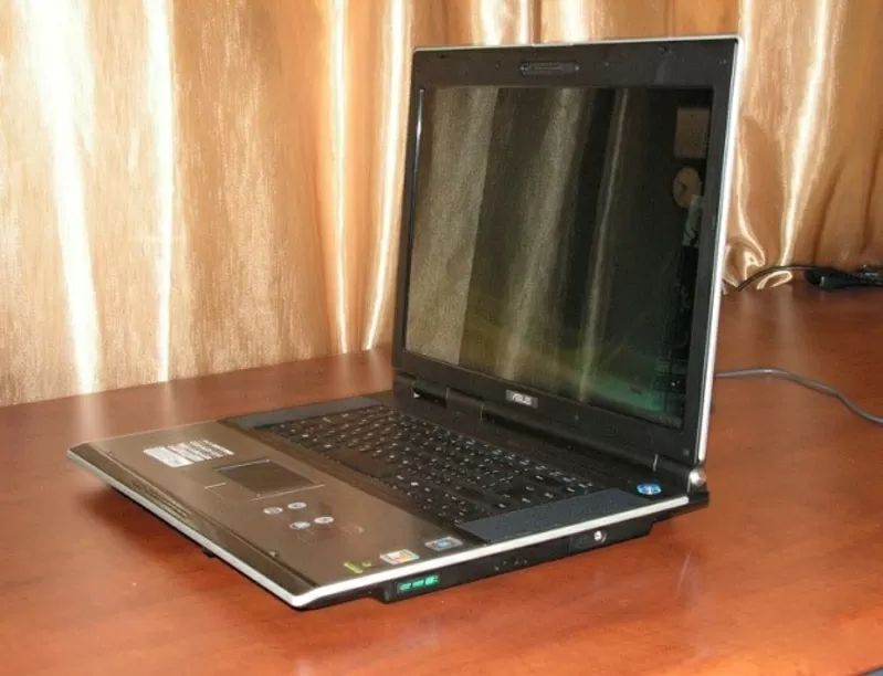 Большой ноутбук Asus A7M (хорошее состояние).